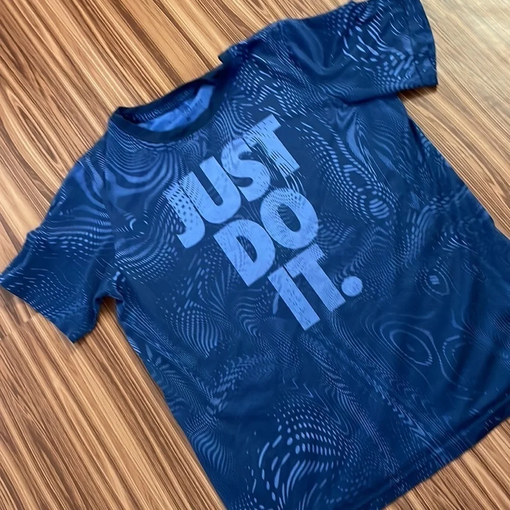 NIKE Dri Fit T-shirt Size Large
